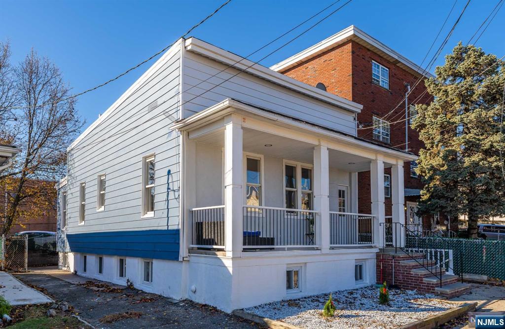 19 Sanford Avenue