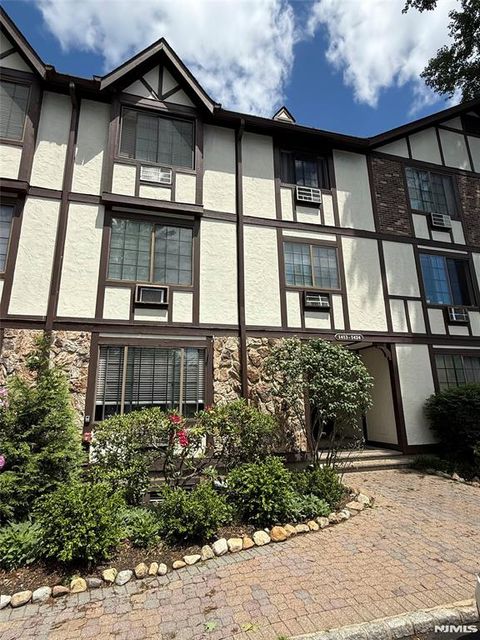 1419 Faulkner Court Mahwah NJ 07430