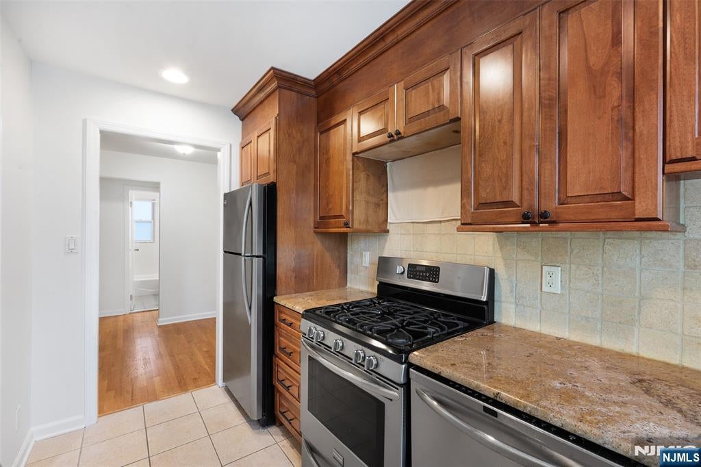 349 Bloomfield Avenue 33