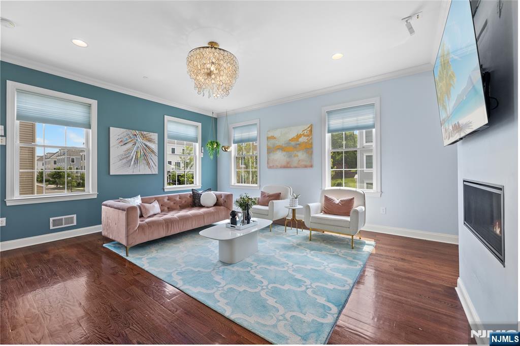 129 Roosevelt Drive, Wood Ridge, New Jersey - 4 Bedrooms  
4 Bathrooms - 