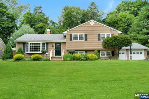 Photo of 60 Sunnyside Road, Mahwah, NJ 07430 (MLS # 26030124)