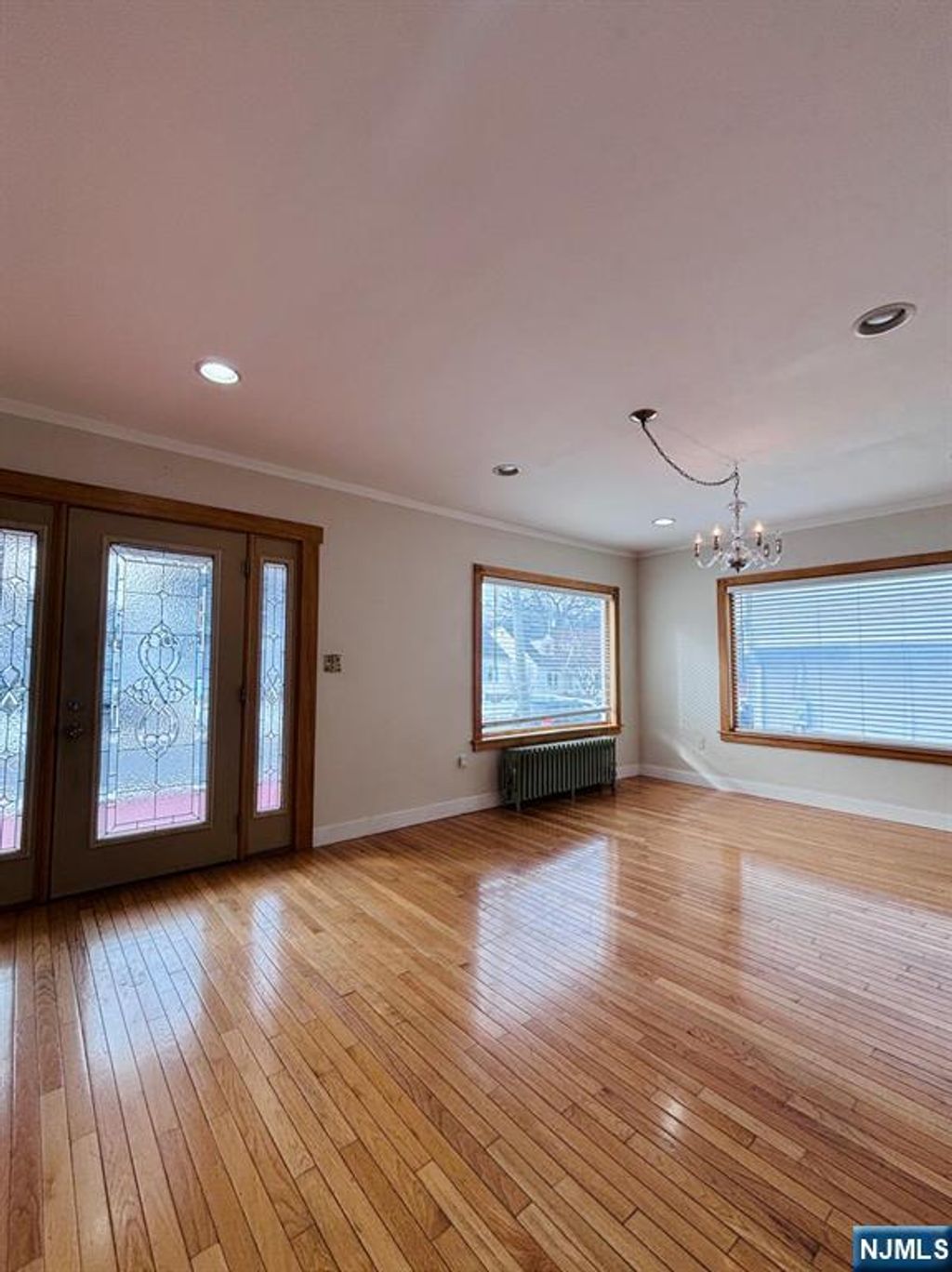 Photo of 52 Hobart Place, Totowa, NJ 07512 (MLS # 26000652)