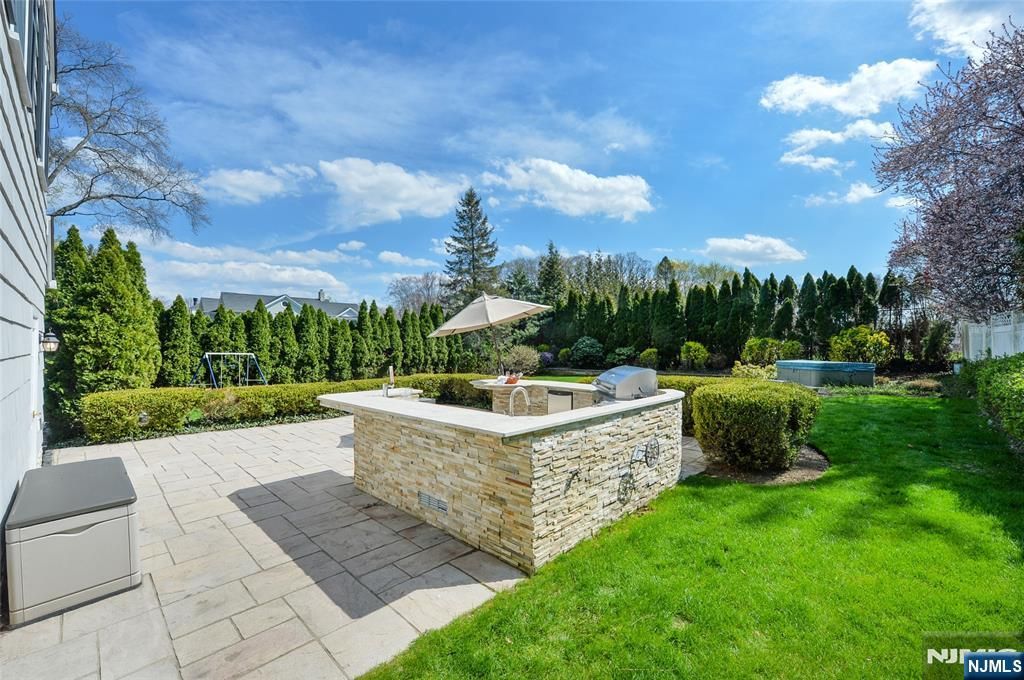 Photo of 130 Glenwood Road, Ridgewood Village, NJ 07450 (MLS # 26002180)