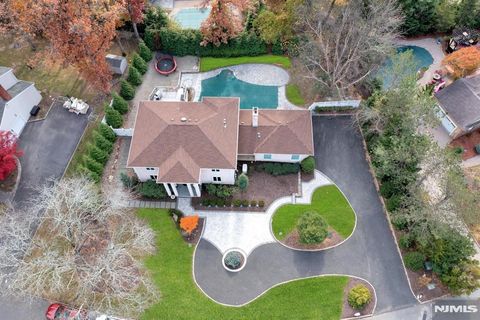 565 Faletti Way River Vale NJ 07675