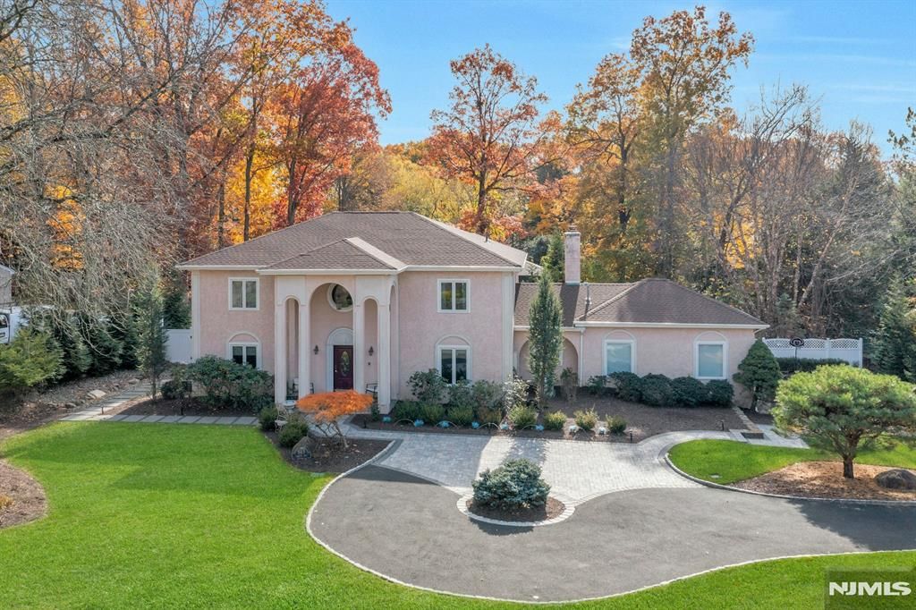 Photo of 565 Faletti Way, River Vale, NJ 07675 (MLS # 25040954)