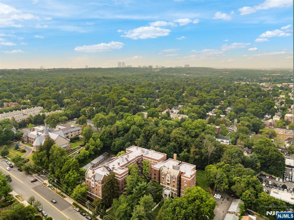 100 E Palisade Avenue B22