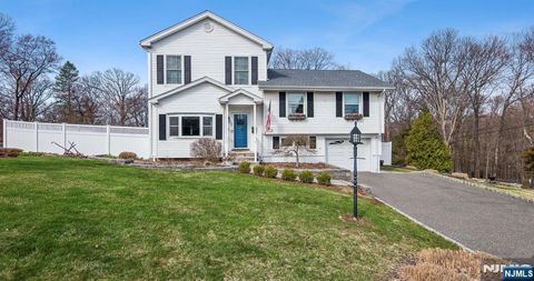 12 White Birch Terrace Kinnelon Borough NJ 07405