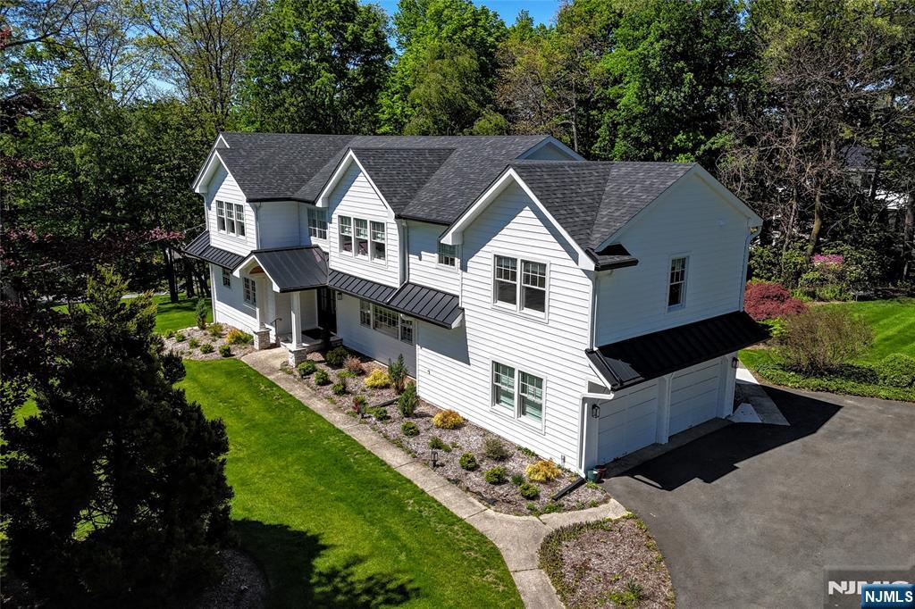 17 Grandview Avenue