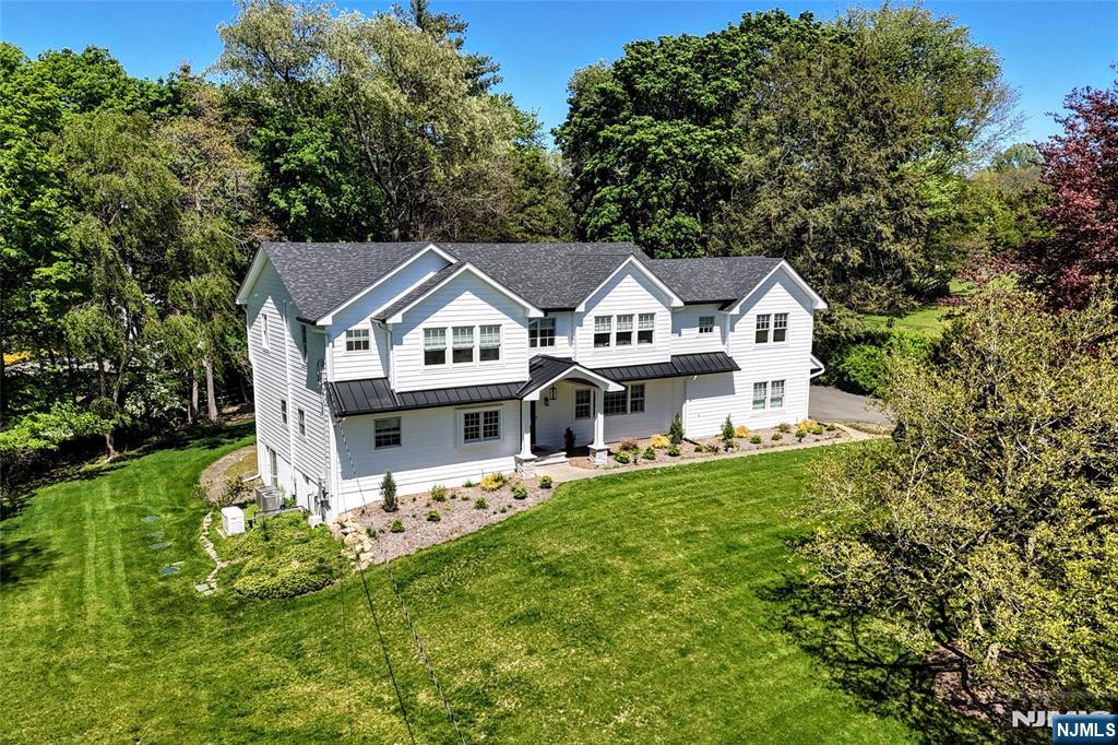 17 Grandview Avenue