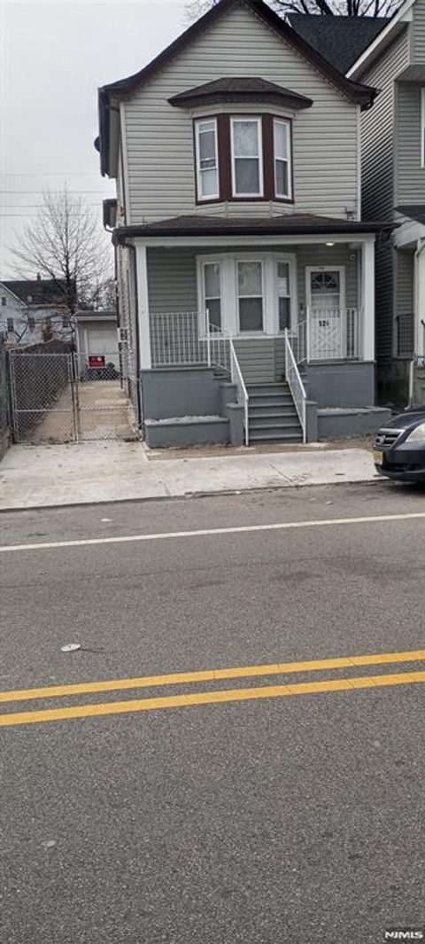 526 14th Avenue Paterson NJ 07504