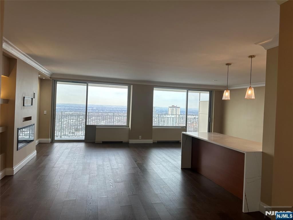 Photo of 1530 Palisade Avenue #24C, Fort Lee, NJ 07024 (MLS # 25031948)