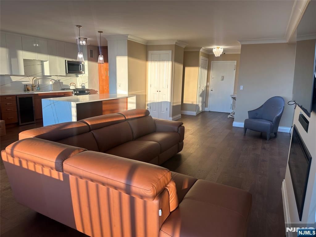 Photo of 1530 Palisade Avenue #24C, Fort Lee, NJ 07024 (MLS # 25031948)