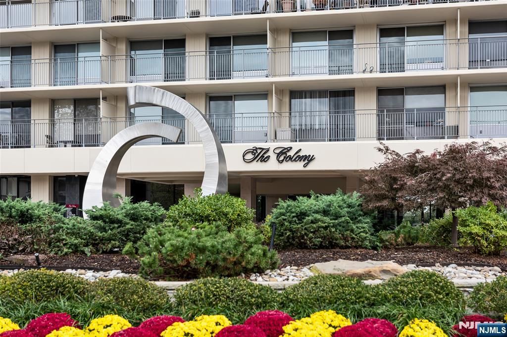 Photo of 1530 Palisade Avenue #24C, Fort Lee, NJ 07024 (MLS # 25031948)