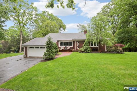 39 Chuckanutt Drive Oakland NJ 07436