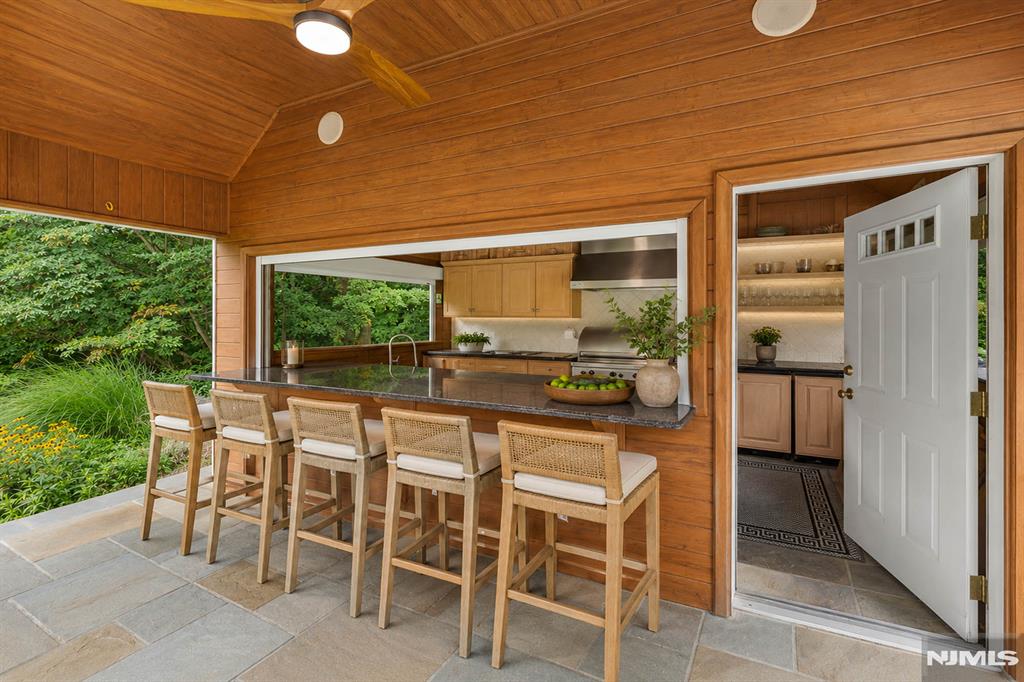 38 Bridle Way