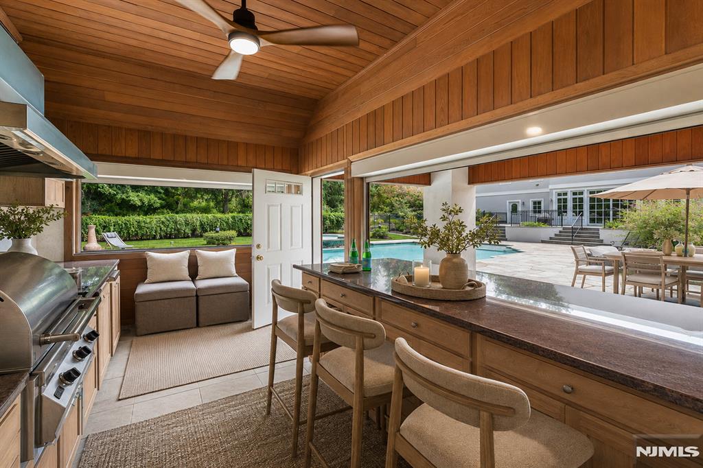 38 Bridle Way
