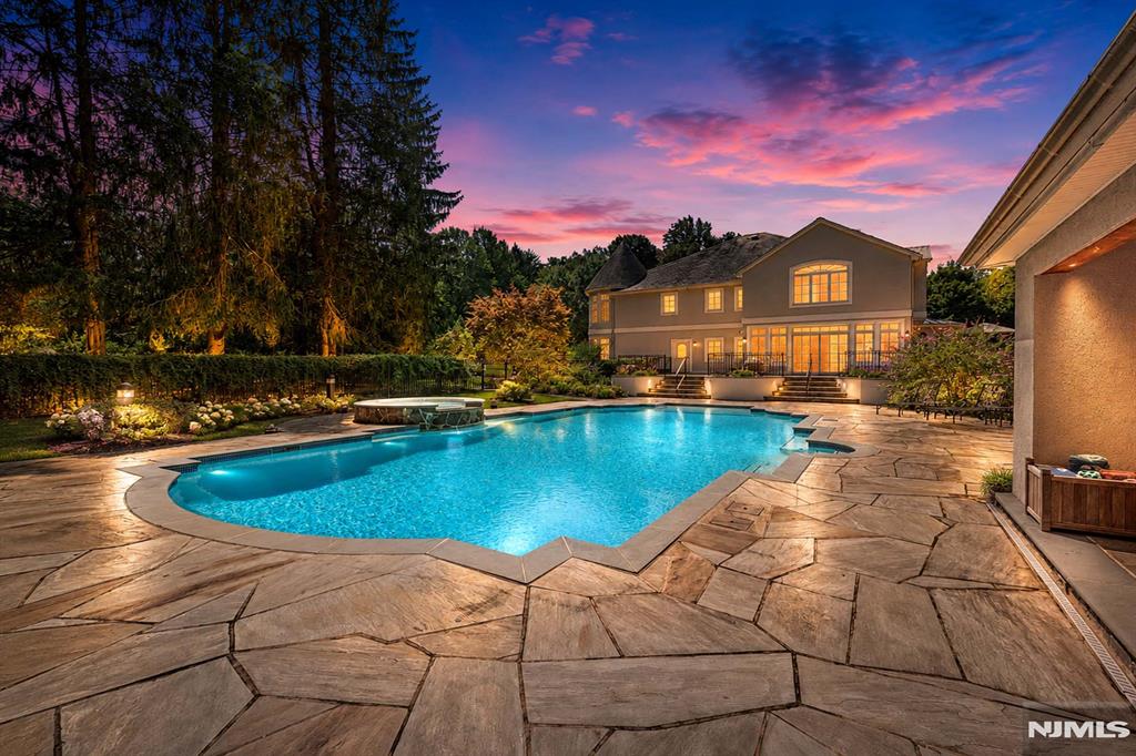38 Bridle Way