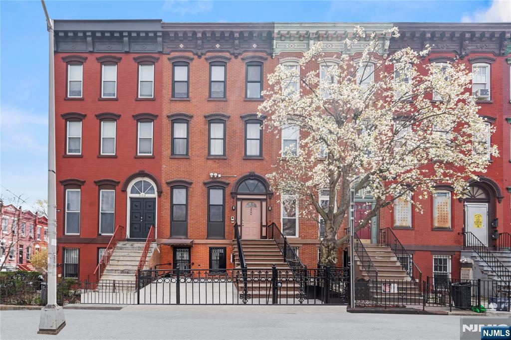 Rental Property at 800 Ocean Ave 1, Jersey City, New Jersey - Bedrooms: 2 
Bathrooms: 2 
Rooms: 10  - $2,400 MO.