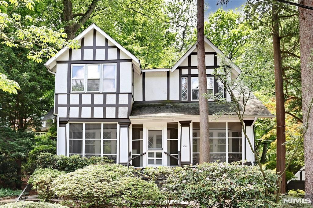 Photo of 388 Allaire Avenue, Leonia, NJ 07605 (MLS # 26015643)