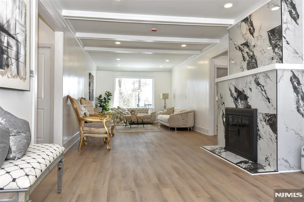 Photo of 555 Lincoln Avenue, Glen Rock, NJ 07452 (MLS # 26006378)