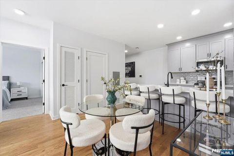 Photo of 660 Bloomfield Avenue #402, Bloomfield, NJ 07003 (MLS # 26017755)