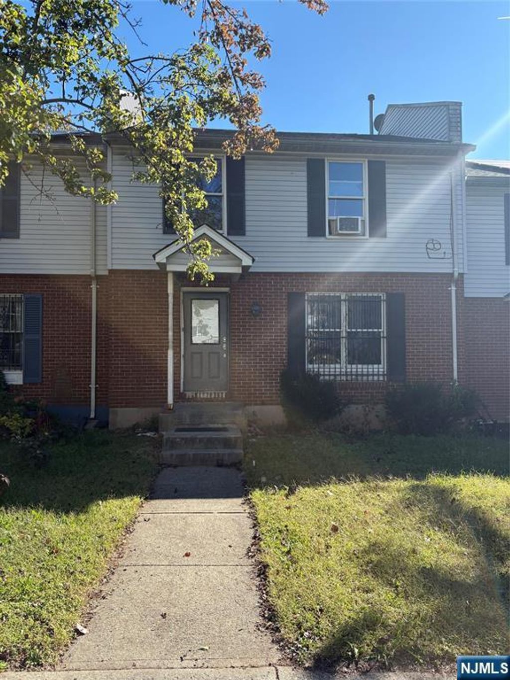 Photo of 14 Dandridge Drive, Newark, NJ 07108 (MLS # 25038865)