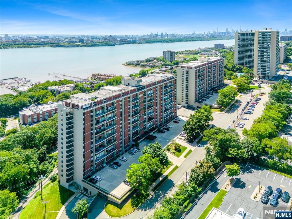 4 Horizon Road 631