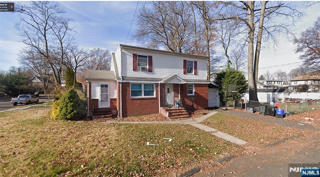 Rental Property at 156 Thompson St, Dumont, New Jersey - Bedrooms: 4 
Bathrooms: 2 
Rooms: 7  - $4,200 MO.