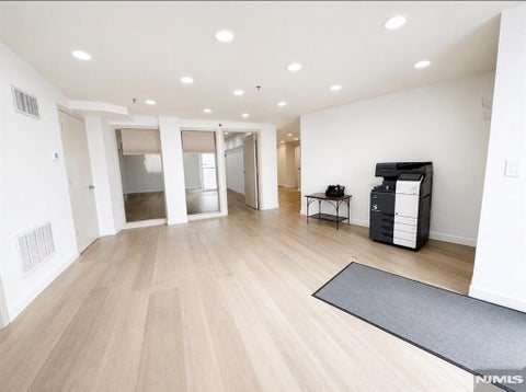 Photo of 23 Farview TER #6 & 7, Paramus, NJ 07652 (MLS # 26022192)