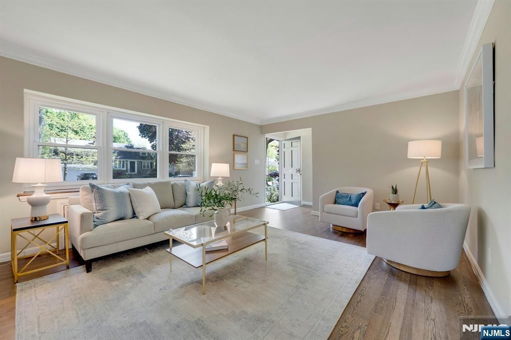 Photo of 46 Chestnut Hill Place, Glen Ridge, NJ 07028 (MLS # 26014627)