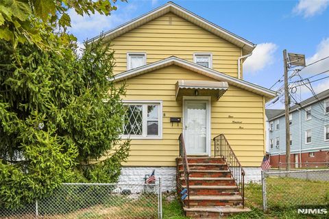 Photo of 405 Kingsland Avenue, Lyndhurst, NJ 07071 (MLS # 26022236)
