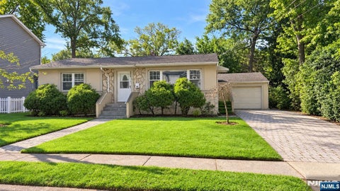 Photo of 66 Merritt, Cresskill, NJ 07626 (MLS # 26033313)