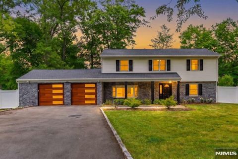 Photo of 800 Winding Way, River Vale, NJ 07675 (MLS # 26026201)