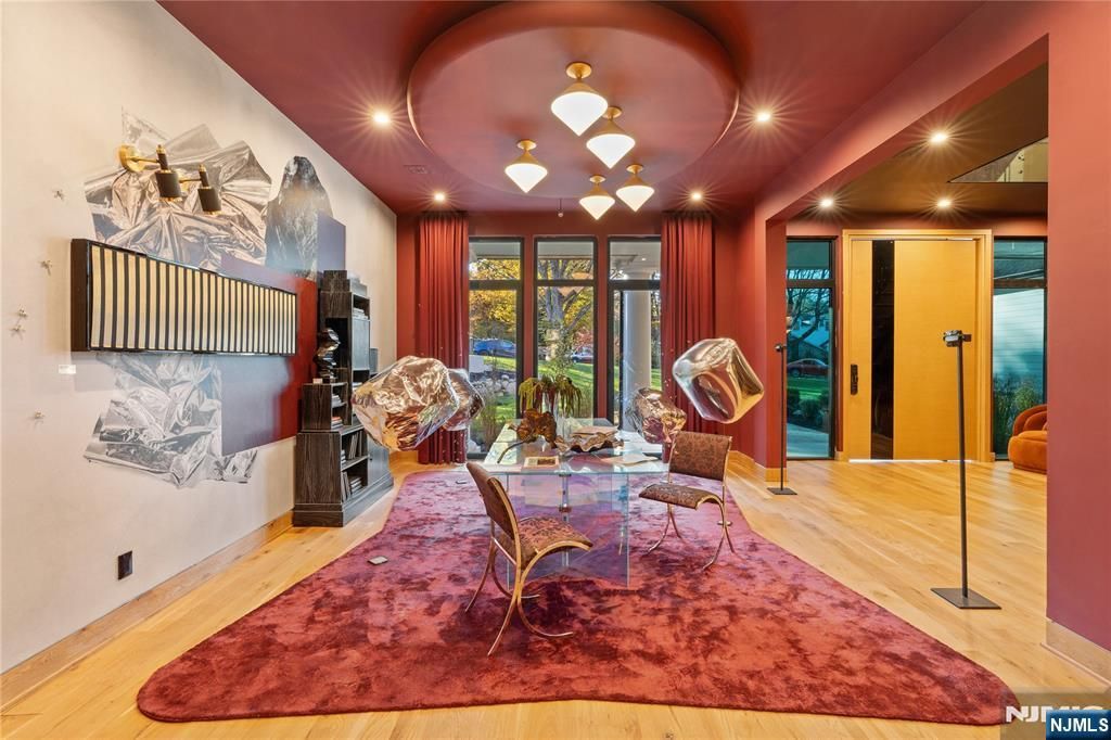 Photo of 48 Pleasant Avenue, Upper Saddle River, NJ 07458 (MLS # 26009080)