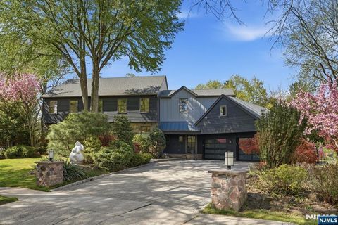 Photo of 38 Trautwein Crescent, Closter, NJ 07624 (MLS # 26013266)