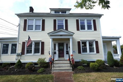 Photo of 235 Everett Avenue, Wyckoff, NJ 07481 (MLS # 25028590)