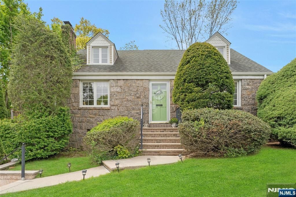 Photo of 631 Cooper Avenue, Oradell, NJ 07649 (MLS # 26012577)