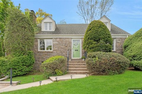Photo of 631 Cooper Avenue, Oradell, NJ 07649 (MLS # 26012577)