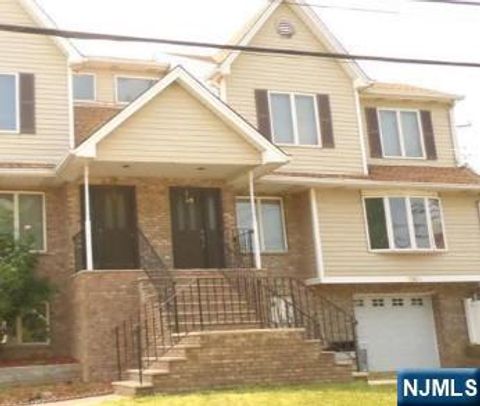 Photo of 180 Myrtle Avenue, Fort Lee, NJ 07024 (MLS # 26010703)