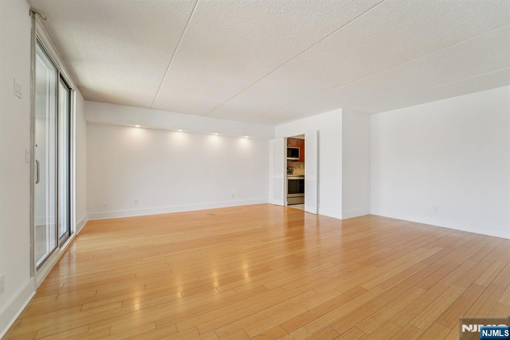 1077 River Road 1014