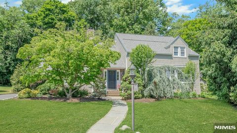 Photo of 140 Boulevard, Glen Rock, NJ 07452 (MLS # 26018323)
