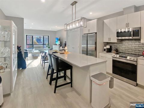 Photo of 510 Grand Ave #307, Palisades Park, NJ 07650 (MLS # 26002689)