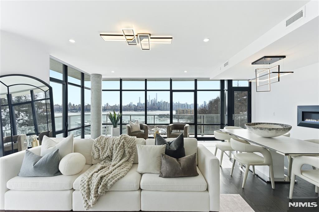 8701 Churchill Road 1401