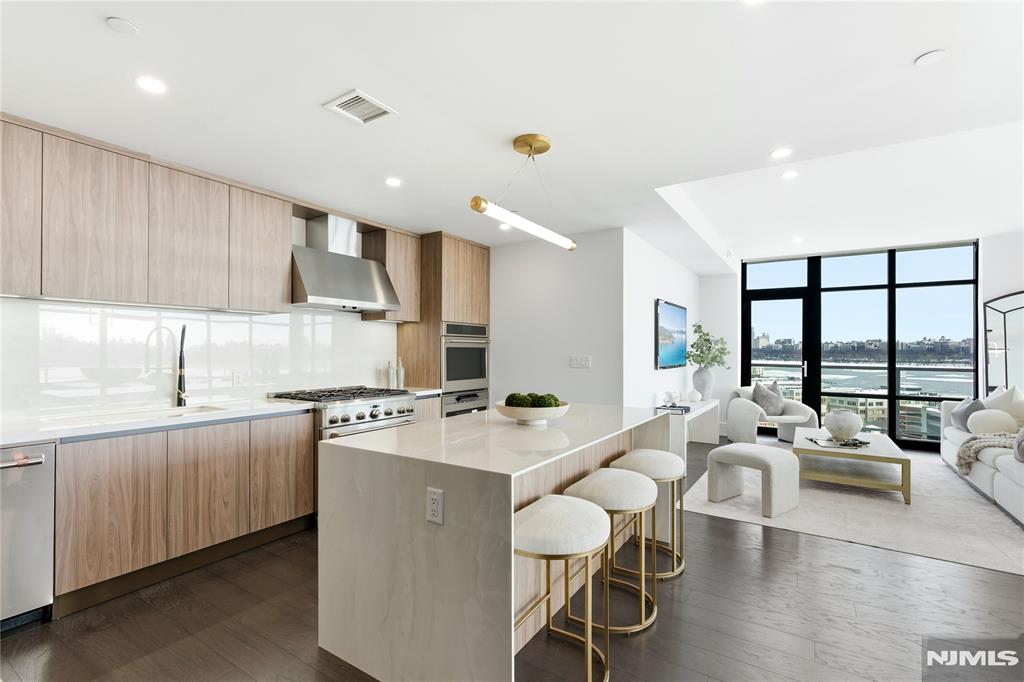 8701 Churchill Road 1401