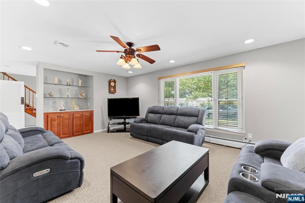 222 Zabriskie Place
