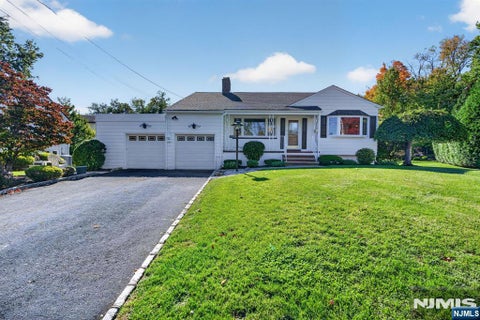 Photo of 38 Nomahegan Court, Cranford, NJ 07016 (MLS # 26039900)