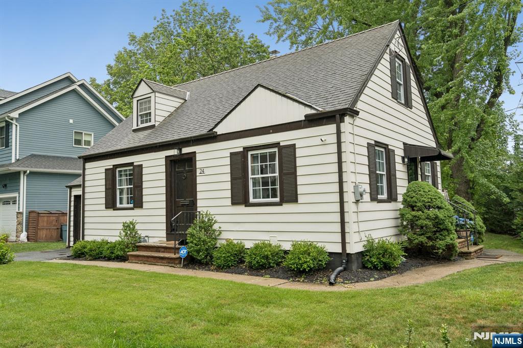 24 Iris Road
