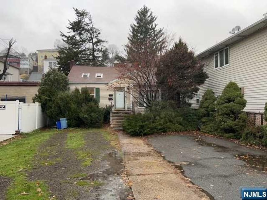 bank owned. Occupied property, inspections not available - sold as-is. No for sale sign. Contact with occupants is prohibited. auction . com for bids