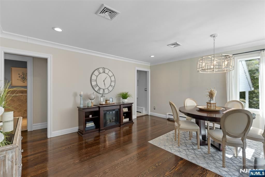 Photo of 28 Minnehaha Boulevard, Oakland, NJ 07436 (MLS # 25037171)