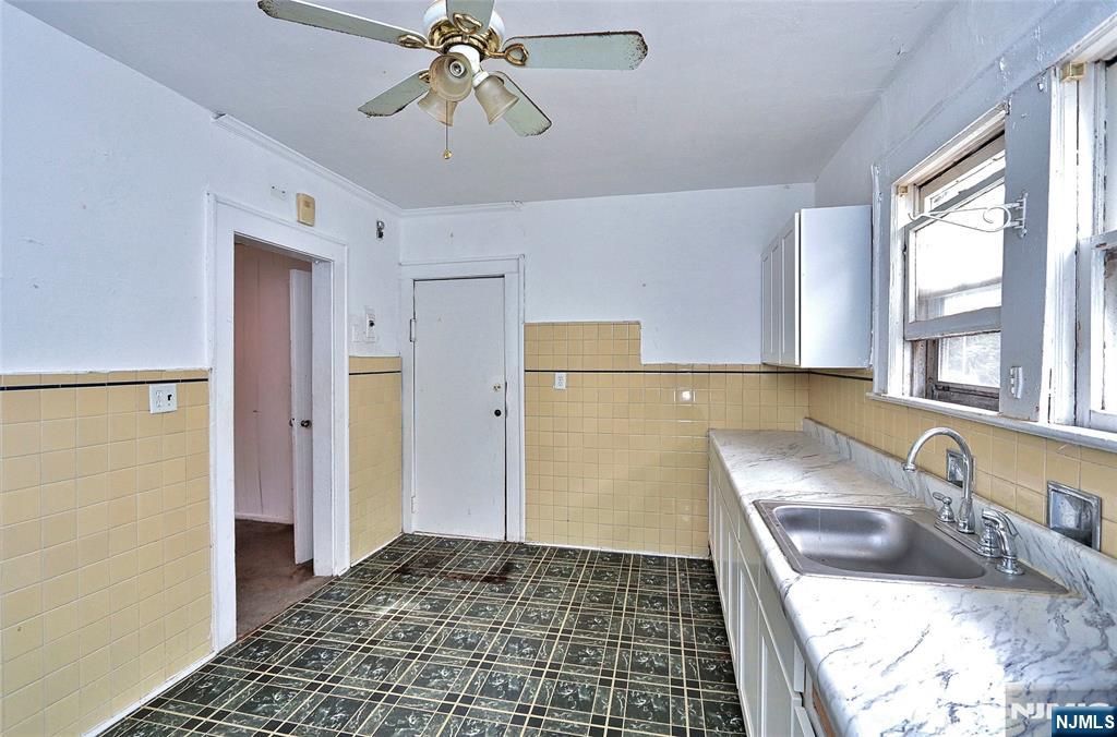 207-209 Hansbury Avenue